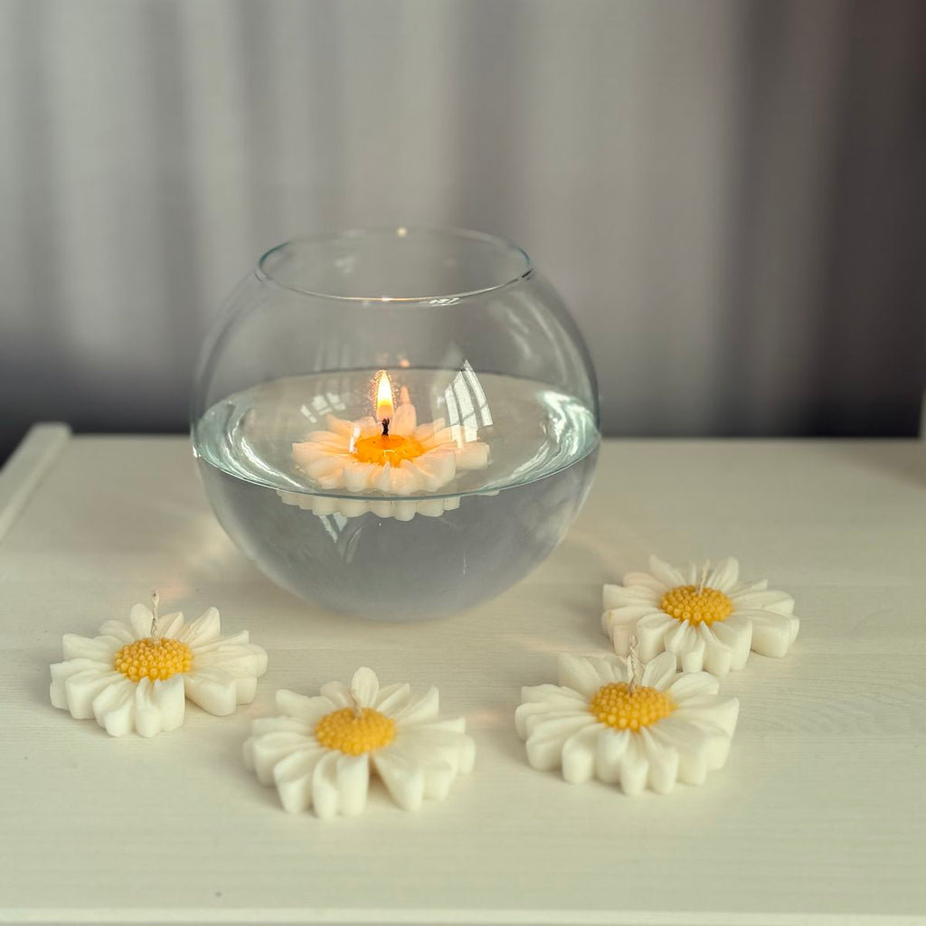 Floating Daisy Luxe Candle