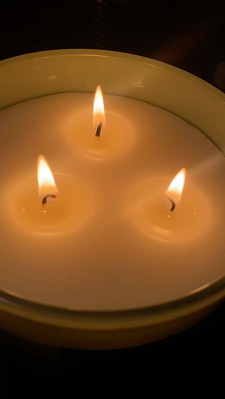 Grandeur Glow 3-Wick Candle